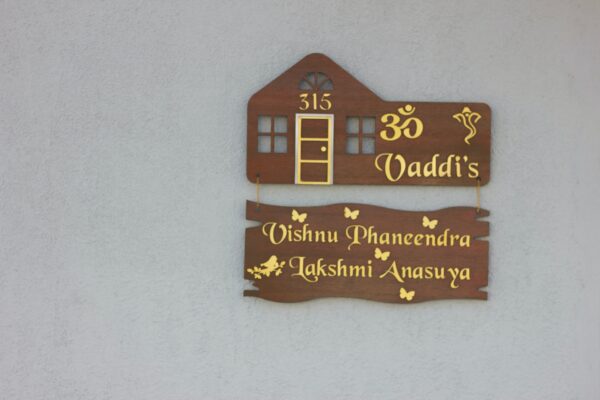 IMG_3153-pichi_52730fba-5e04-47ab-be1a-457fd17de064 Name Board Wood Veneer 2 Steps - Bubbly Decors