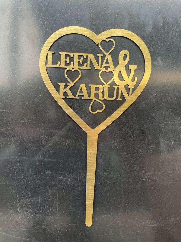 IMG_6381-pichi Cake topper heart couple names - Bubbly Decors