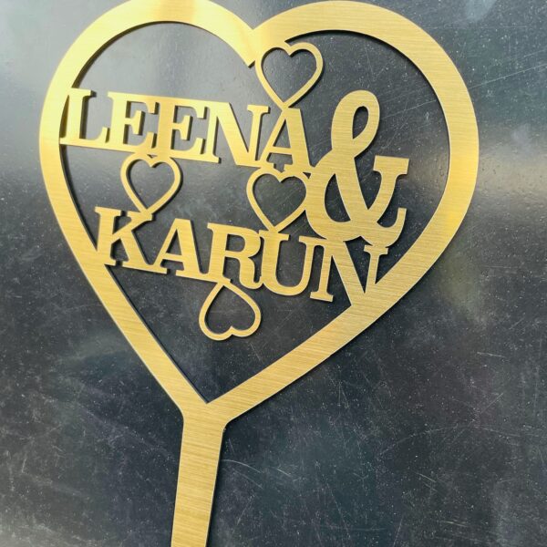 IMG_6386-pichi Cake topper heart couple names - Bubbly Decors